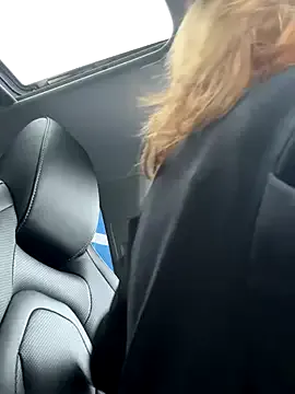 roouse – webcam model profile photo Image 15