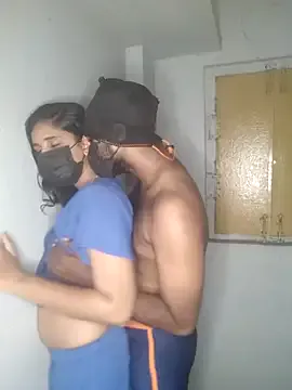 roouse – webcam model profile photo Image 10