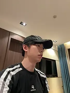 Yui-Ch – webcam model profile photo Image 10