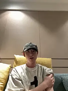 Yui-Ch – webcam model profile photo Image 9