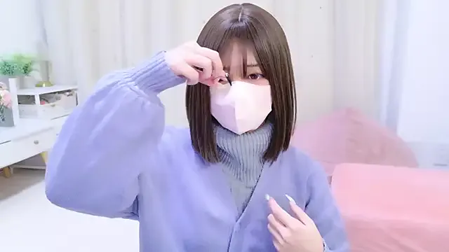 MOEMOE-Q – webcam model profile photo Image 7