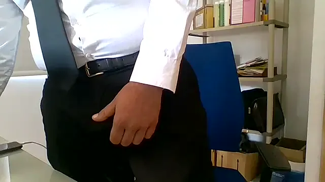 Yui-Ch – webcam model profile photo Image 10