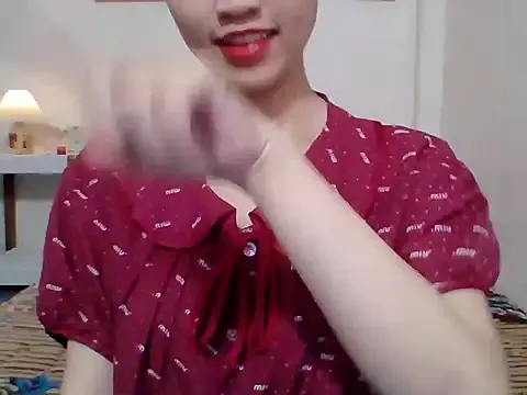 oxo_yuna_oxo – webcam model profile photo Image 6