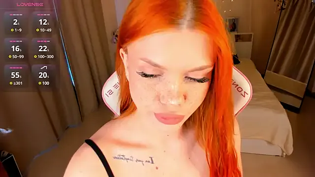 Yasmina – webcam model profile photo Image 4