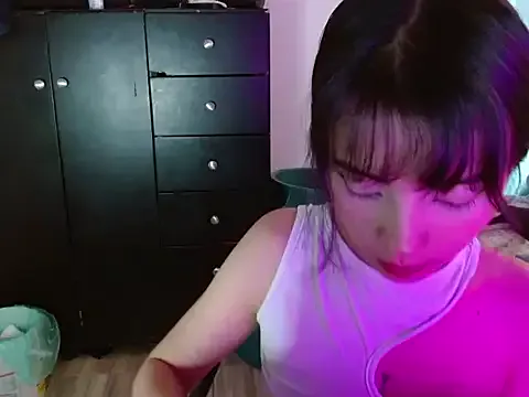 LaylaWoodss – webcam model profile photo Image 2