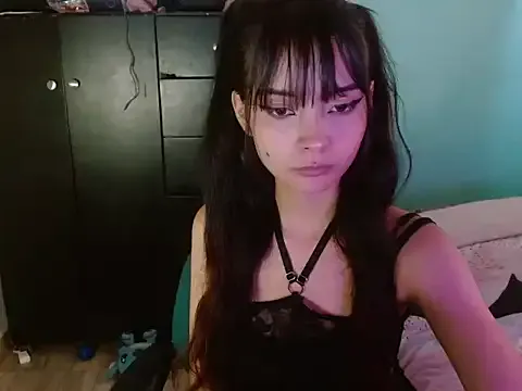 LaylaWoodss – webcam model profile photo Image 3