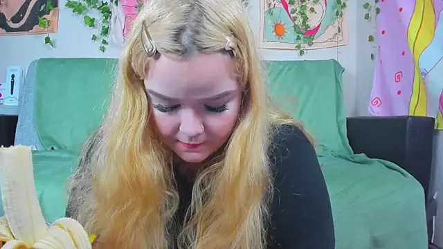 oxo_yuna_oxo – webcam model profile photo Image 4