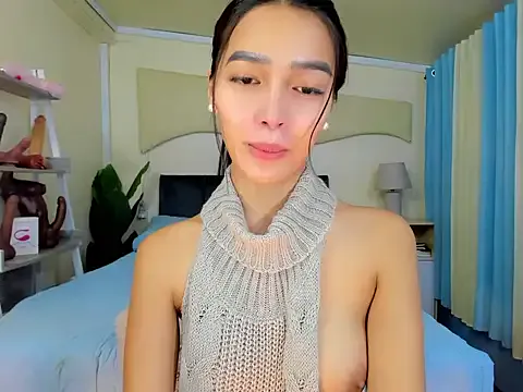 roouse – webcam model profile photo Image 15