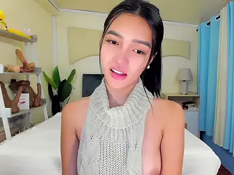 roouse – webcam model profile photo Image 17