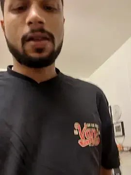 PumaShyXD – webcam model profile photo Image 9