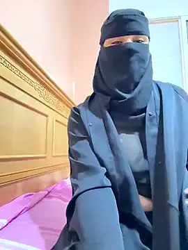 AriaDevin – webcam model profile photo Image 4