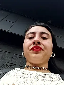 Awesomelusty – webcam model profile photo Image 14