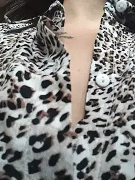 Awesomelusty – webcam model profile photo Image 18