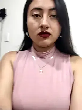 Awesomelusty – webcam model profile photo Image 2