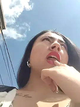 Awesomelusty – webcam model profile photo Image 6