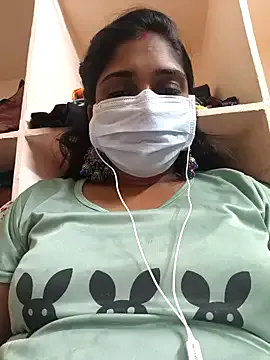 Yui-Ch – webcam model profile photo Image 3