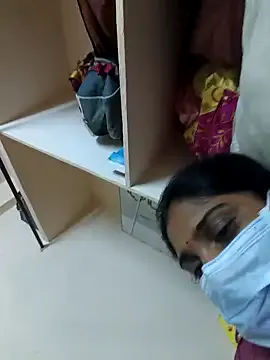 Yui-Ch – webcam model profile photo Image 4