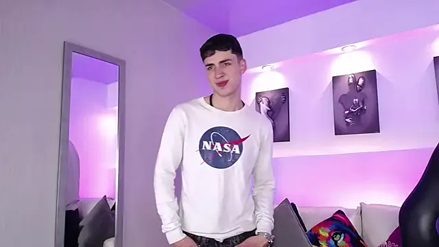 hina_porn – webcam model profile photo Image 11