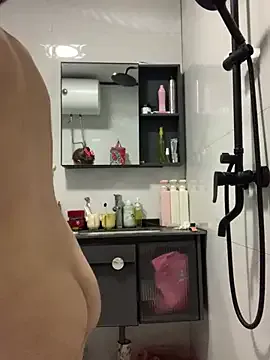 IsabellaUmber – webcam model profile photo Image 9