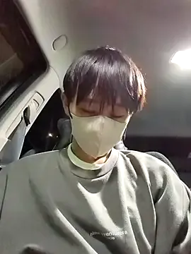 TheDomTop – webcam model profile photo Image 4