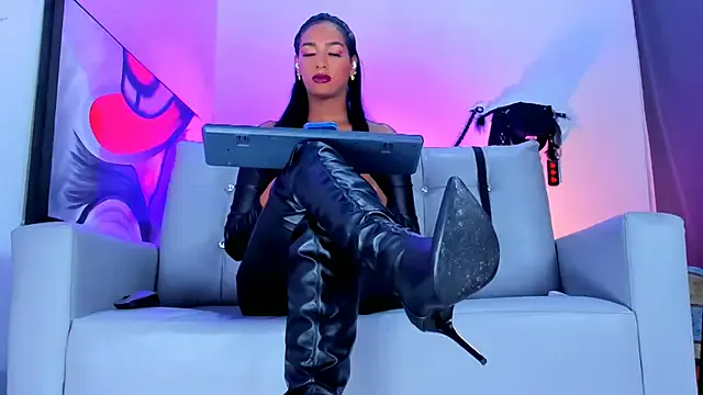 AriaVex – webcam model profile photo Image 4