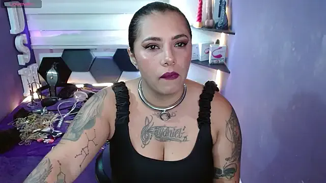 oxo_yuna_oxo – webcam model profile photo Image 19