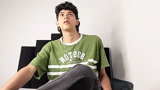 Benson18y – webcam model profile photo Image 2