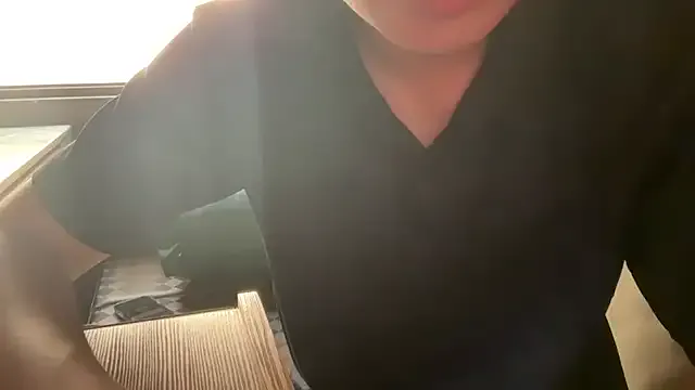 maataaan – webcam model profile photo Image 10