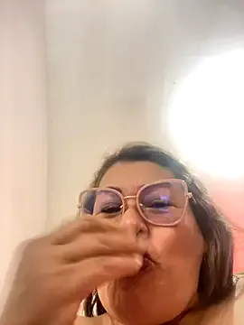 Vanessa – webcam model profile photo Image 13