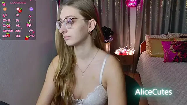 Queen_sofiyaa – webcam model profile photo Image 3