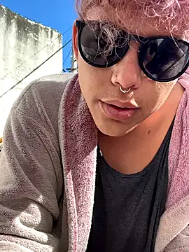 roouse – webcam model profile photo Image 19