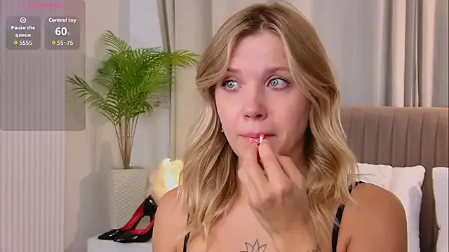 oxo_yuna_oxo – webcam model profile photo Image 4