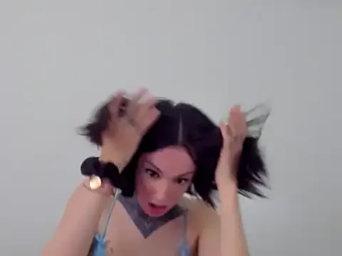 roouse – webcam model profile photo Image 16