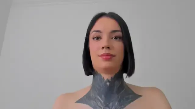 roouse – webcam model profile photo Image 7