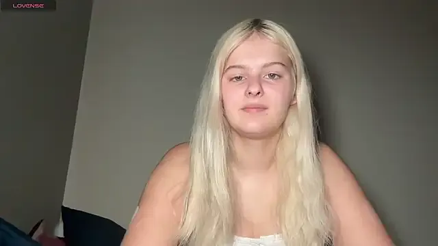 cana5522 – webcam model profile photo Image 3