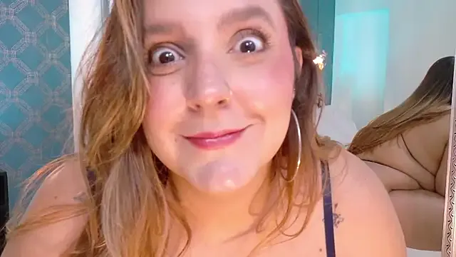 NolanMia – webcam model profile photo Image 3