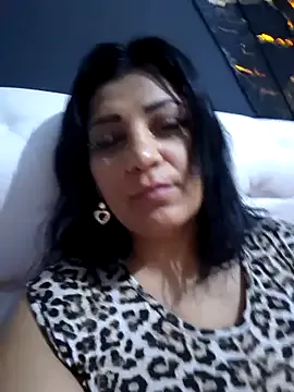 AlesandraMachado – webcam model profile photo Image 5