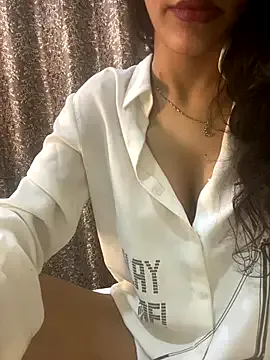 oxo_yuna_oxo – webcam model profile photo Image 17