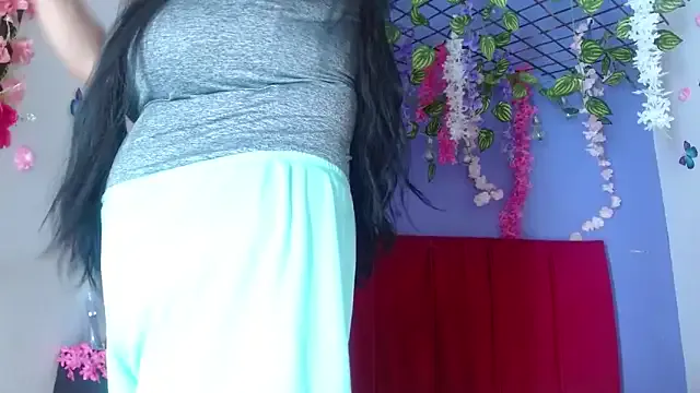 Queen_sofiyaa – webcam model profile photo Image 7