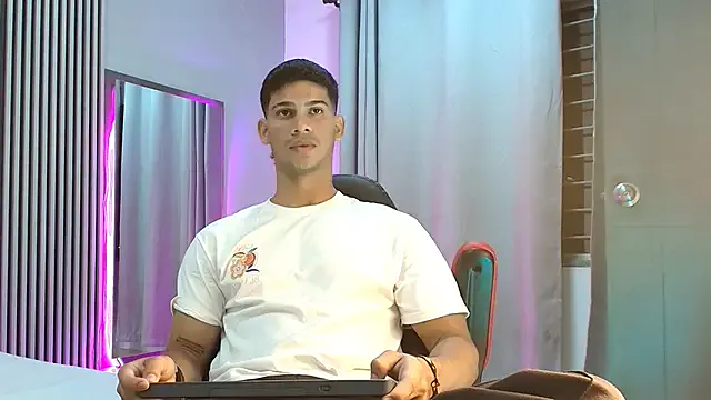 oxo_yuna_oxo – webcam model profile photo Image 14