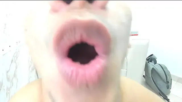 oxo_yuna_oxo – webcam model profile photo Image 16