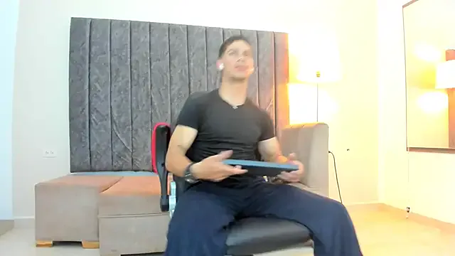 oxo_yuna_oxo – webcam model profile photo Image 8