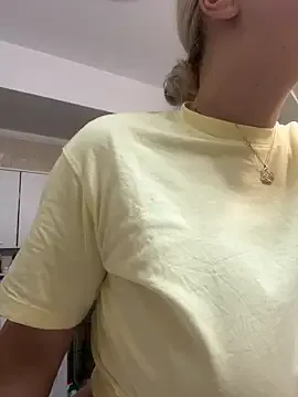 oxo_yuna_oxo – webcam model profile photo Image 5