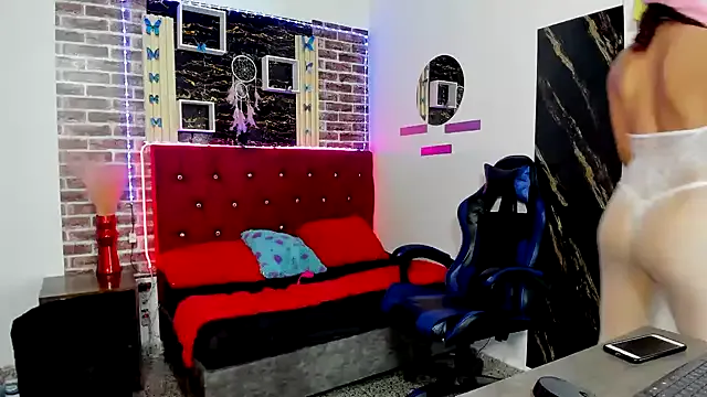 NANA_7 – webcam model profile photo Image 2