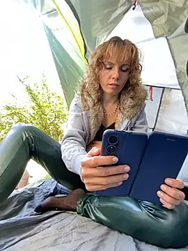 Stephania – webcam model profile photo Image 11