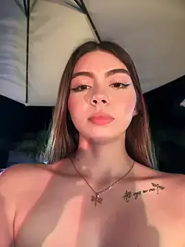 Simone_Miller – webcam model profile photo Image 5