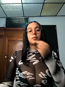 Queen_sofiyaa – webcam model profile photo Image 12