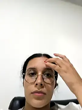 Queen_sofiyaa – webcam model profile photo Image 2