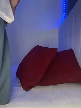 V-Hot-Sweti – webcam model profile photo Image 3