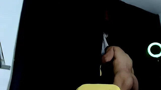 Awesomelusty – webcam model profile photo Image 17